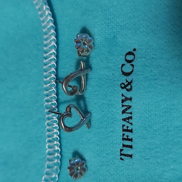Tiffany & Co. Paloma Picasso Loving Heart Earrings - Picture 5 of 5